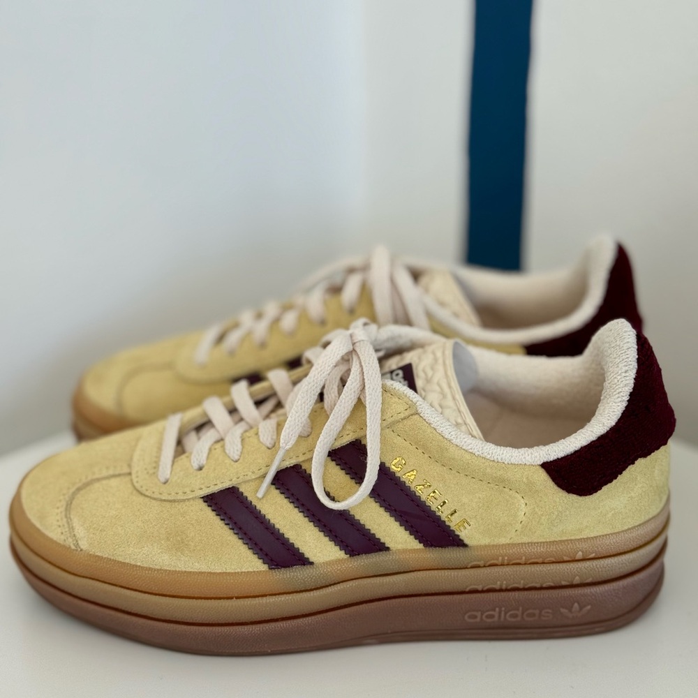 Adidas suede platform Gazelle size 5.5